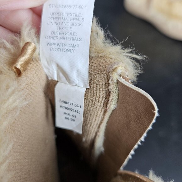 babyGap Faux Fur Boots Baby Size 6 Tan Plush Winter Shoes Zip Up Cozy Warm Shoes - Picture 9 of 10